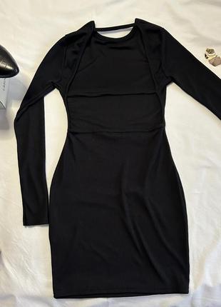 Чорна сукня з відкритою спиною5 фото