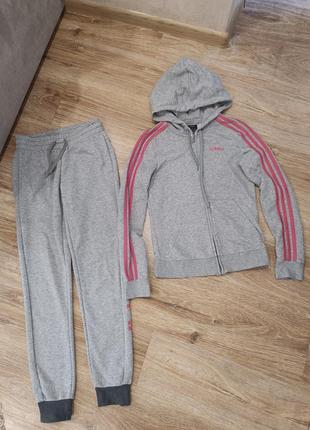Спортивный костюм adidas