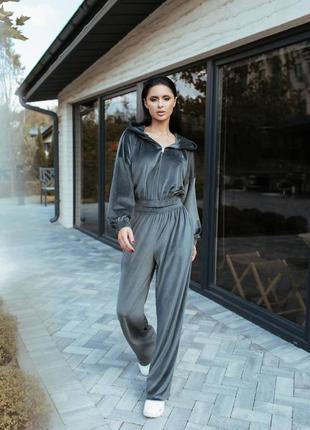 Костюм стильний плюшевий