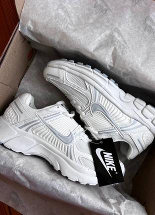 Кроссовки nike zoom vomero 5 white grey