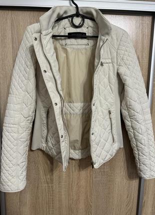 Куртка осінь zara