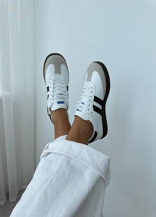 Стильні кросівки  кеди для модниць