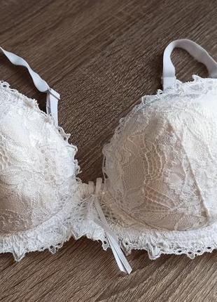 Бюстгальтер белый кружевной
