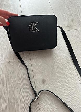 Продам сумку calvin klein 2