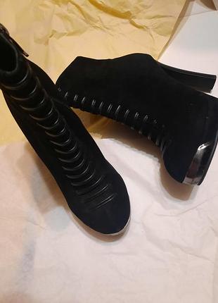 Жіночі чоботи