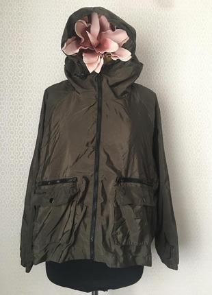 Ветровка с эффектом переливания оливково коричневого цвета от бренда rising, размер m/l
