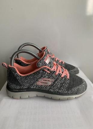 Легкие кроссовки skechers