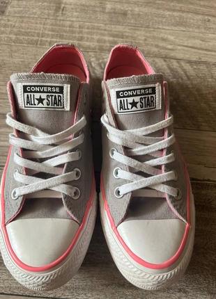 Яркие кеды converse