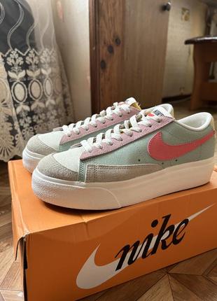 Жіноче взуття nike