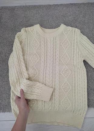 Свитер вязаный
