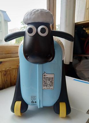 Дітяча валіза на колесах " овчина шон".