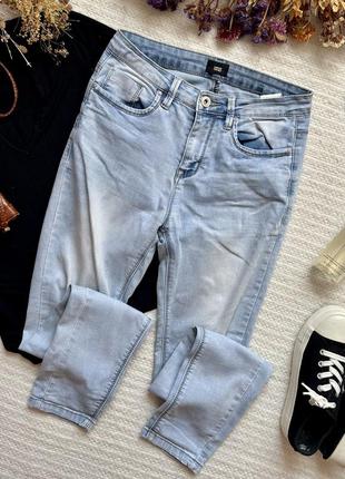 Джинси в подарунок