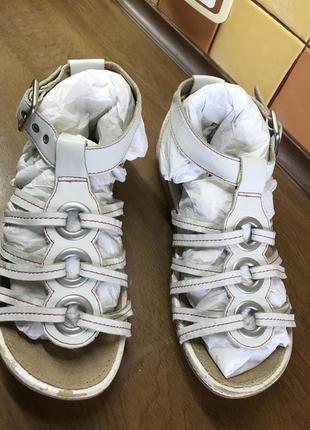 Босоніжки жіночі clarks