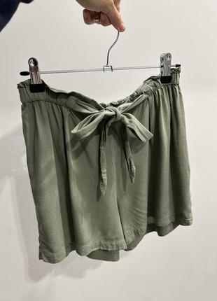 Свободные шорты из вискозы оливкового цвета oysho