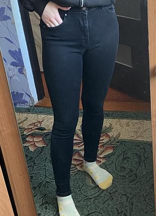 Джинсы скинни