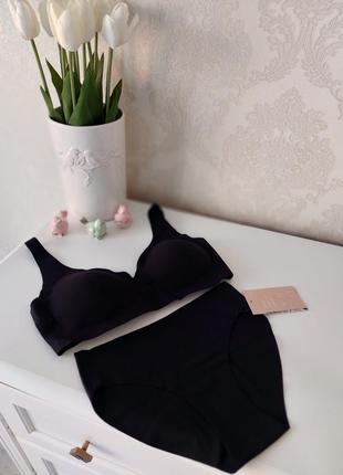 Безшовний комплект білизни