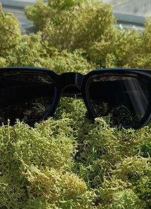 Стильні сонцезахисні окуляри5 фото