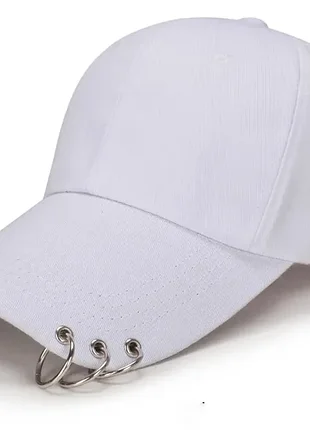 Кепка / бейсболка з пірсингом (кільцями)