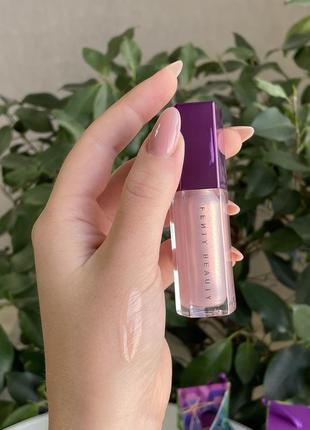Блеск для губ fenty beauty by rihanna- gloss bomb crystal holographic lip luminizer (hollagram) 9 ml