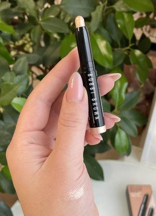 Кремові тіні в стіку bobbi brown mini long-wear cream shadow stick (moonstone) 0.9 g