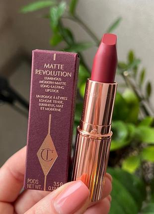 Помада charlotte tilbury matte revolution (walk of no shame) 3.5 g