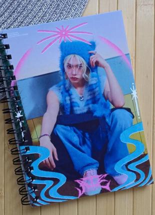 Блокнот фелікс stray kids lee felix