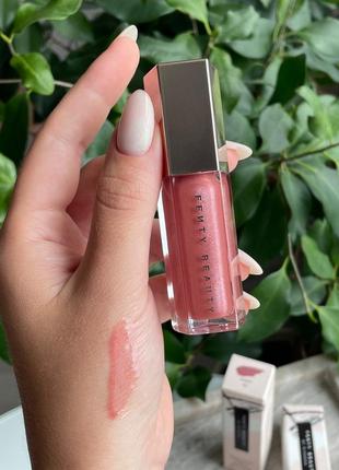 Блеск для губ Fenty beauty gloss bomb stix high-shine gloss stick universal lip luminizer (fussy 02) 9 ml