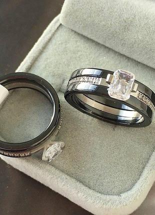 Каблочка родиной +керамика черная мжно носить отдельно, кольца двойная