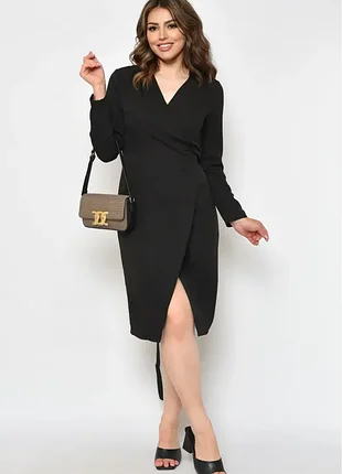 Елегантна сукня на запах