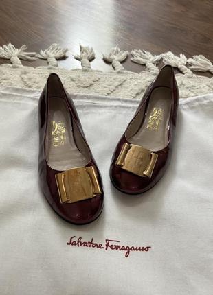 Шикарні балетки salvatore ferragamo vuitton gucci