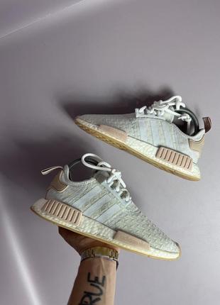 Женские кроссовки adidas boost