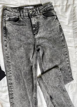 Джинсы с разрезом серые zara турция джинсы с разрезом высокая посадка серые6 фото