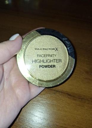Max factor facefinity highlighter powder,002 golden hour1 фото