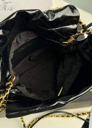 Сумка в стиле chanel black quilted calfskin mini 22 bag gold hardware8 фото