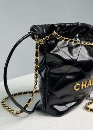 Сумка в стиле chanel black quilted calfskin mini 22 bag gold hardware4 фото