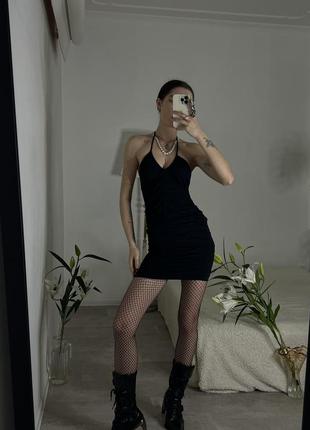 Черное мини платье с открытой спинкой от motel7 фото