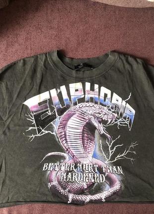 Укорочена гранж футболка bershka