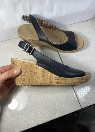 Crocs женские кожаные сандалии босоножки 39 р 25 см оригинал