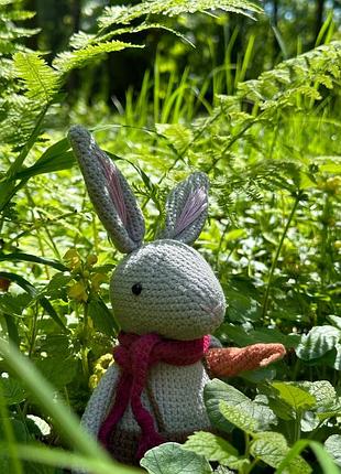 Іграшка ручної роботи - зайченя з морквинкою