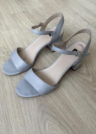 Босоніжки з натуральної шкіри