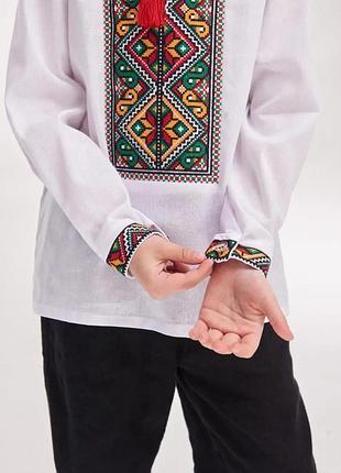 Вишиванка для хлопчика помаранчево зелена вишивка