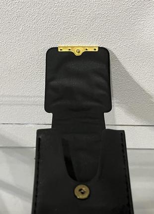 Чохол зі штучної шкіри