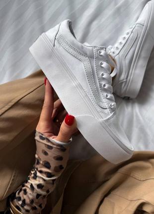 Жіночі білі кеди vans old school  platform white1 фото