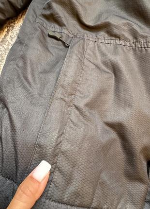 Куртка чорна розмір м унісекс з капюшоном