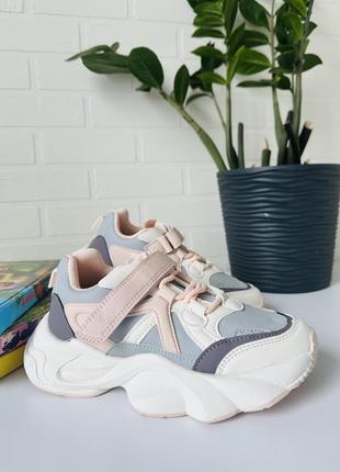 Якісні кросівки на осінь