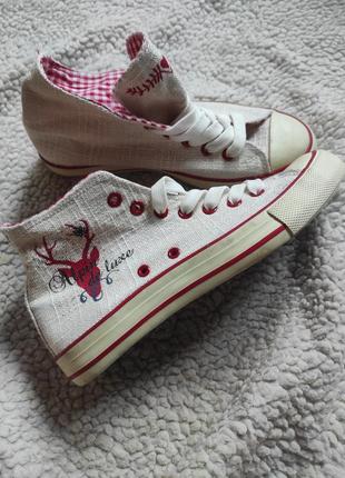Кеди, мокасини
