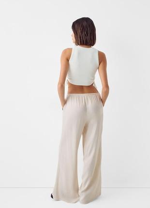 Сатиновые / шелковые брюки bershka размер м