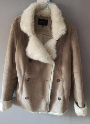 Курточка зі штучним хутром