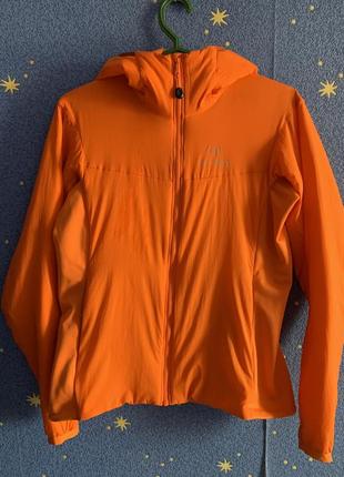 Arc’teryx жіноча курточка розмір м (стан ідеал близький до нового) тепла , дуже крута