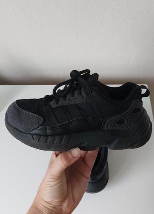 Кроссовки adidas оригинал 30 р
